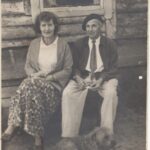 Вера Янова и Георгий Траугот
на даче в Огоньках. Конец 1950-х
(фото Н. Янова)